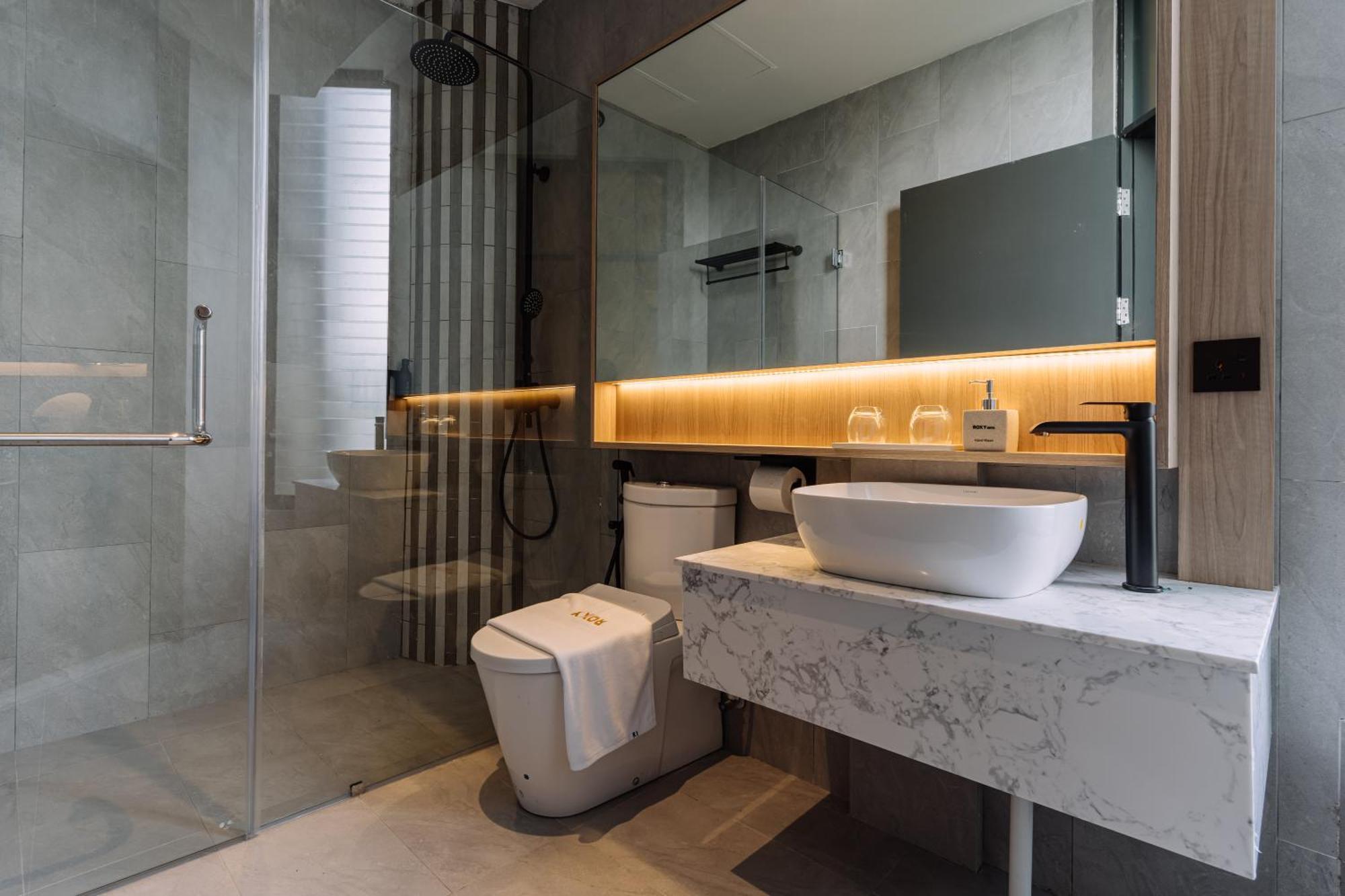 קוצ'ינג Impiana By Roxy Hotel מראה חיצוני תמונה