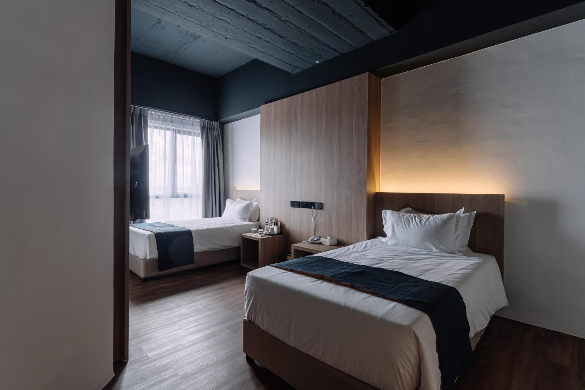 קוצ'ינג Impiana By Roxy Hotel מראה חיצוני תמונה